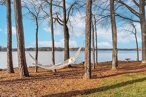 Paradise Peninsula by Avantstay Waterfront Private Beach Hot Tub View