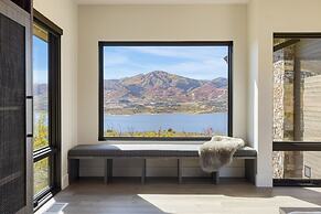 Reflection by Avantstay Sleeps 18 Lake Views Hot Tub Game Room