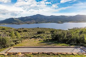 Reflection by Avantstay Sleeps 18 Lake Views Hot Tub Game Room