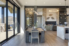 Reflection by Avantstay Sleeps 18 Lake Views Hot Tub Game Room