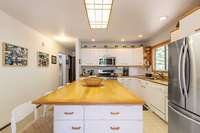 Fawn by Avantstay Secluded Cabin w Large Deck Surrounded by Forest