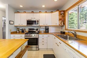 Fawn by Avantstay Secluded Cabin w Large Deck Surrounded by Forest