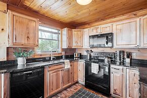 Fontana by Avantstay Gorgeous Mountain Cabin w Views Hot Tub Game Room