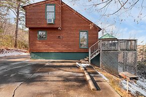 Fontana by Avantstay Gorgeous Mountain Cabin w Views Hot Tub Game Room