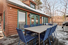 Fontana by Avantstay Gorgeous Mountain Cabin w Views Hot Tub Game Room