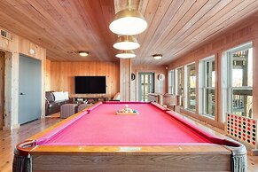 Fontana by Avantstay Gorgeous Mountain Cabin w Views Hot Tub Game Room