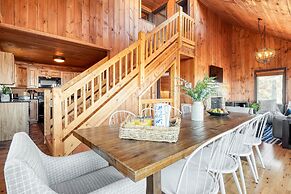 Fontana by Avantstay Gorgeous Mountain Cabin w Views Hot Tub Game Room