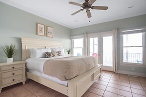 Poseidon By Avantstay On The Beach Two Ocean Facing Balconies Hot Tub