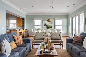 Poseidon By Avantstay On The Beach Two Ocean Facing Balconies Hot Tub