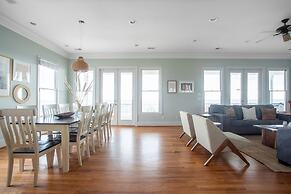 Poseidon By Avantstay On The Beach Two Ocean Facing Balconies Hot Tub