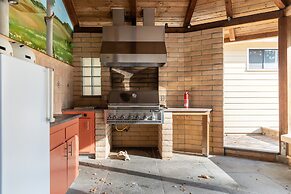 Wildflower by Avantstay Gorgeous Wine Country Home w Pool Bocce Ball C