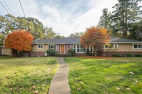 Wildflower by Avantstay Gorgeous Wine Country Home w Pool Bocce Ball C