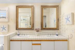 Shoreline Villa by Avantstay Steps to the Beach Bay Pier