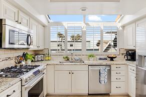 Shoreline Villa by Avantstay Steps to the Beach Bay Pier