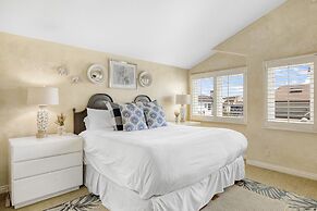 Shoreline Villa by Avantstay Steps to the Beach Bay Pier