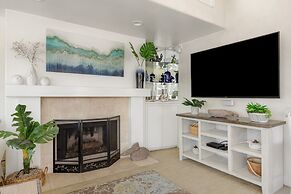 Shoreline Villa by Avantstay Steps to the Beach Bay Pier