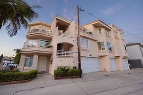 Shoreline Villa by Avantstay Steps to the Beach Bay Pier