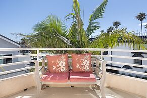 Shoreline Villa by Avantstay Steps to the Beach Bay Pier