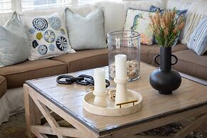 Shoreline Villa by Avantstay Steps to the Beach Bay Pier