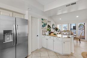 Shoreline Villa by Avantstay Steps to the Beach Bay Pier