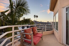 Shoreline Villa by Avantstay Steps to the Beach Bay Pier