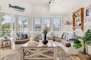 Shoreline Villa by Avantstay Steps to the Beach Bay Pier