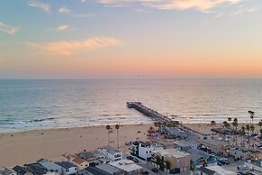 Shoreline Villa by Avantstay Steps to the Beach Bay Pier