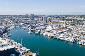 Shoreline Villa by Avantstay Steps to the Beach Bay Pier