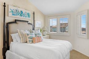 Shoreline Villa by Avantstay Steps to the Beach Bay Pier