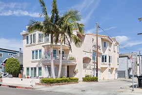 Shoreline Villa by Avantstay Steps to the Beach Bay Pier