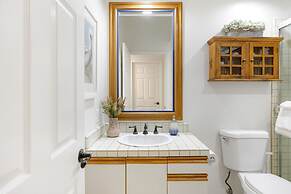 Shoreline Villa by Avantstay Steps to the Beach Bay Pier