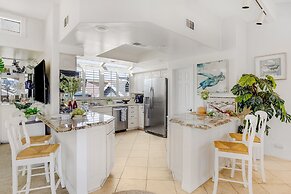 Shoreline Villa by Avantstay Steps to the Beach Bay Pier