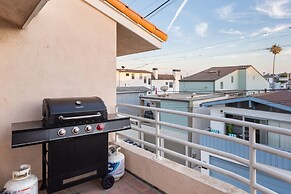Shoreline Villa by Avantstay Steps to the Beach Bay Pier