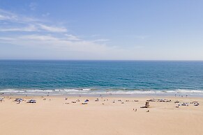 Shoreline Villa by Avantstay Steps to the Beach Bay Pier
