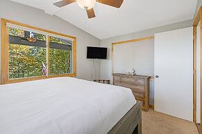 Cabin in the Sky by Avantstay Deck w Views