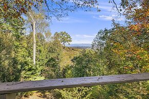 Cabin in the Sky by Avantstay Deck w Views