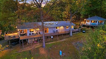 Cabin in the Sky by Avantstay Deck w Views