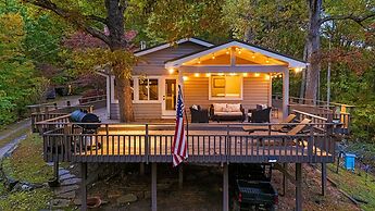 Cabin in the Sky by Avantstay Deck w Views