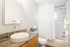 Cabin in the Sky by Avantstay Deck w Views