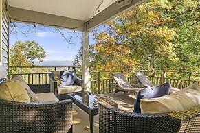 Cabin in the Sky by Avantstay Deck w Views