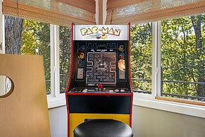 Cabin in the Sky by Avantstay Deck w Views