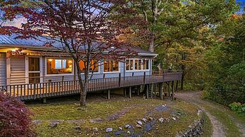 Cabin in the Sky by Avantstay Deck w Views