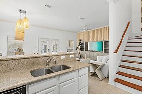 Honey Bee Bungalows by Avantstay Boat Friendly Pool Access