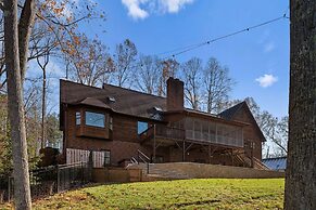 Winding Down by Avantstay Sleeps 20 Dock View