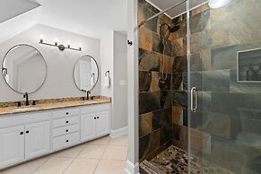 Winding Down by Avantstay Sleeps 20 Dock View