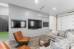 Winding Down by Avantstay Sleeps 20 Dock View