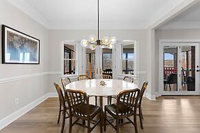 Winding Down by Avantstay Sleeps 20 Dock View