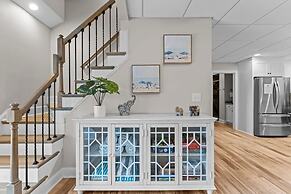 Winding Down by Avantstay Sleeps 20 Dock View