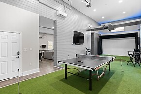 Winding Down by Avantstay Sleeps 20 Dock View