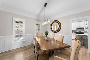 Winding Down by Avantstay Sleeps 20 Dock View